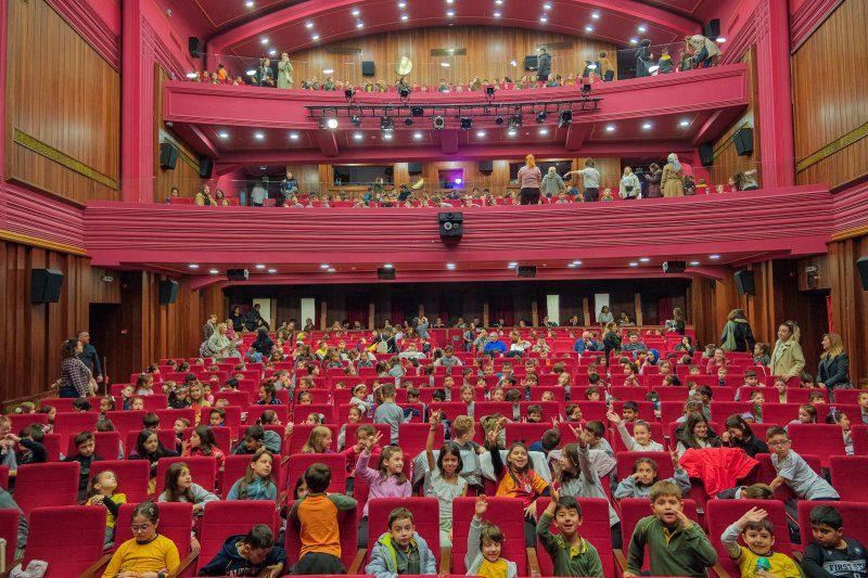 Tiyatro coşkusu Bursa’yı sardı